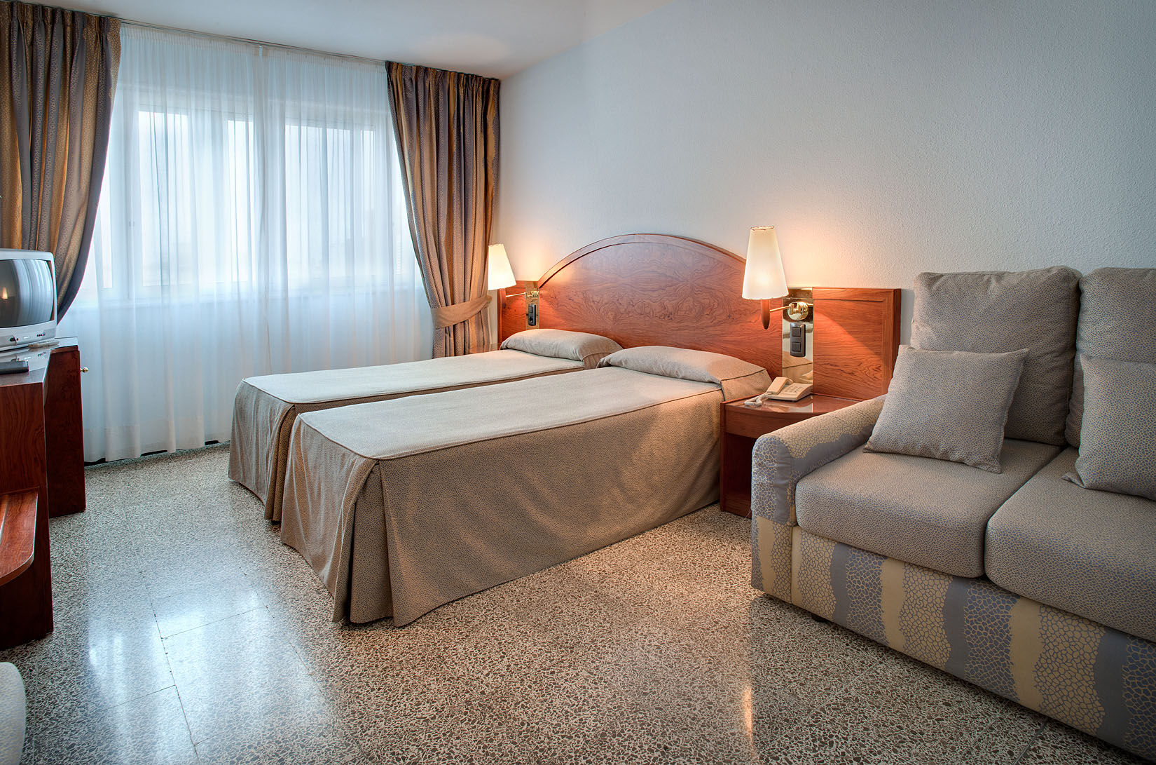 Hotel Gaudi 3*